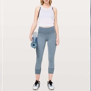 Lululemon Wunder Under Crop 23" 
Washed Moon Blue
*ribbed waistband and cuffs